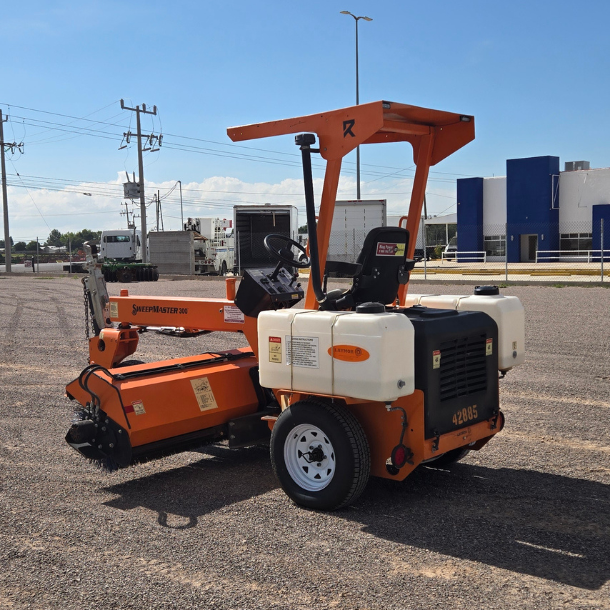 2023 LAY-MOR SM300