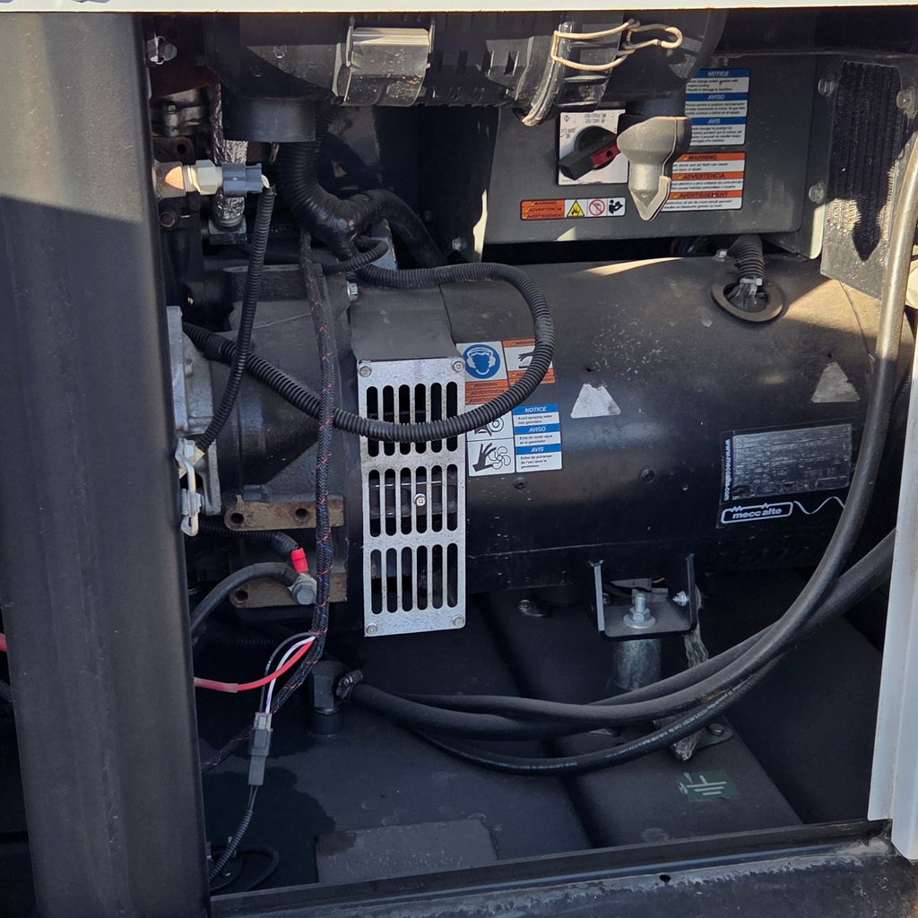 2016 Wacker Neuson 25-KVA